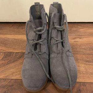 Sorel wedges. Size 7.